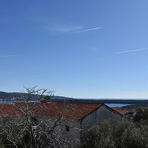 Denjak , Kornić Kroatien